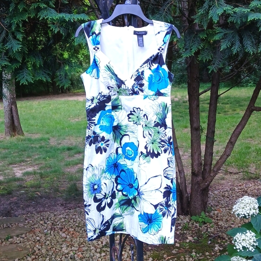 Roulette Floral Beautiful Dress 97% Cotton Size 8. Old Money Cruisewear